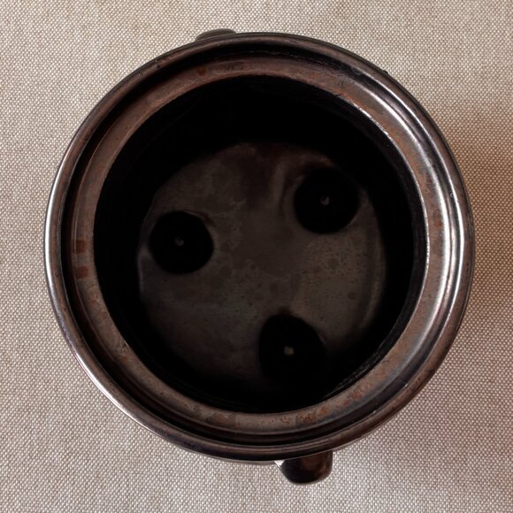 Vintage McCoy Hammered Bronze Luster Ceramic Cauldron / Planter - Picture 5 of 7